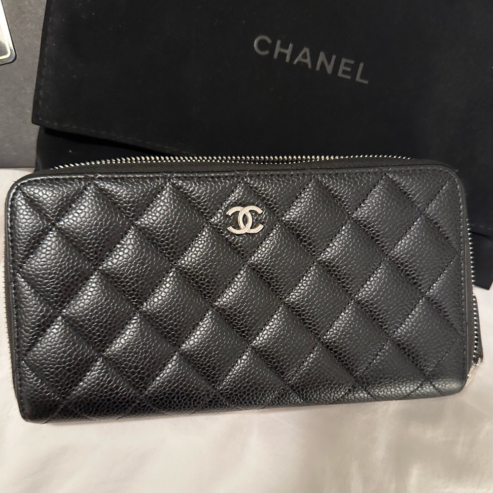 💯% AUTHENTIC CHANEL CLASSIC LARGE WALLET IN BLACK CAVIAR WITH SILVER HARDWARE